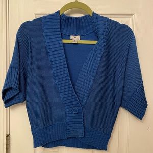 Women’s crop sweater, size M
